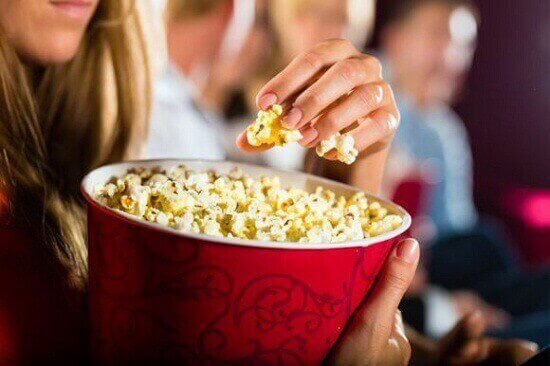tại sao bỏng ngô ở rạp ngon hơn ở nhà | cách làm bỏng ngô ngon như ở rạp phim